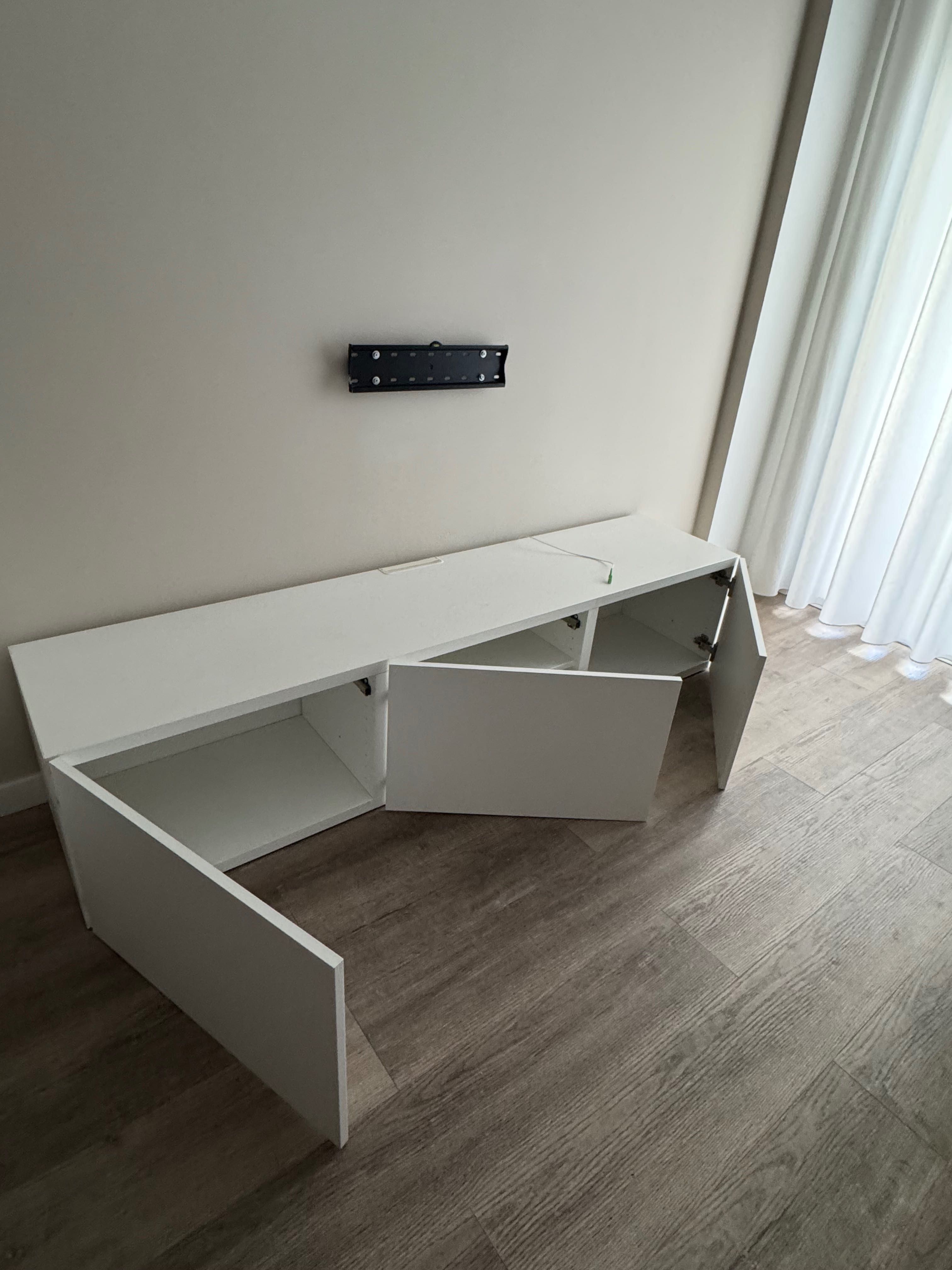 Móvel TV Branco 3 portas