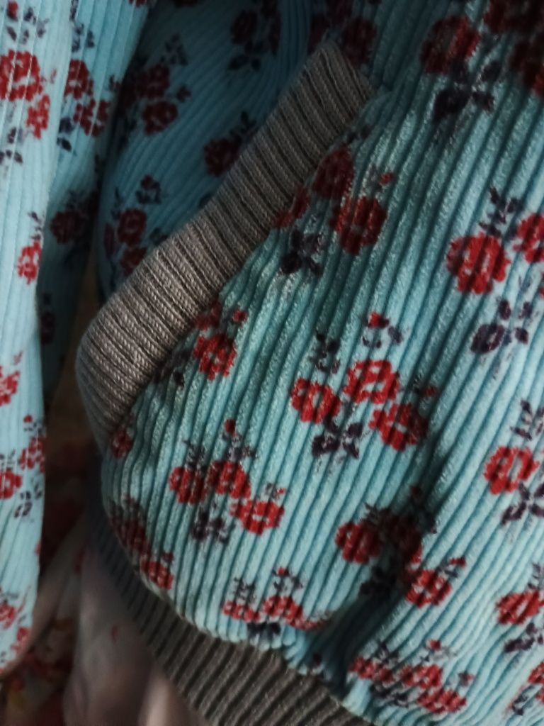 Три куртки. Каждая по 350 ГРН.