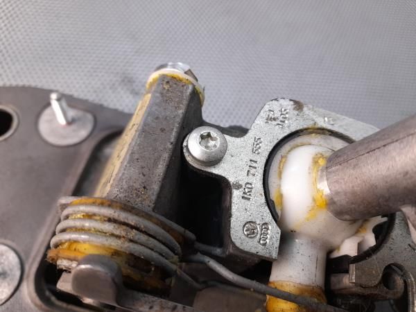 Seletor caixa velocidades VOLKSWAGEN Caddy III Kombi (2KB, 2KJ, 2CB, 2