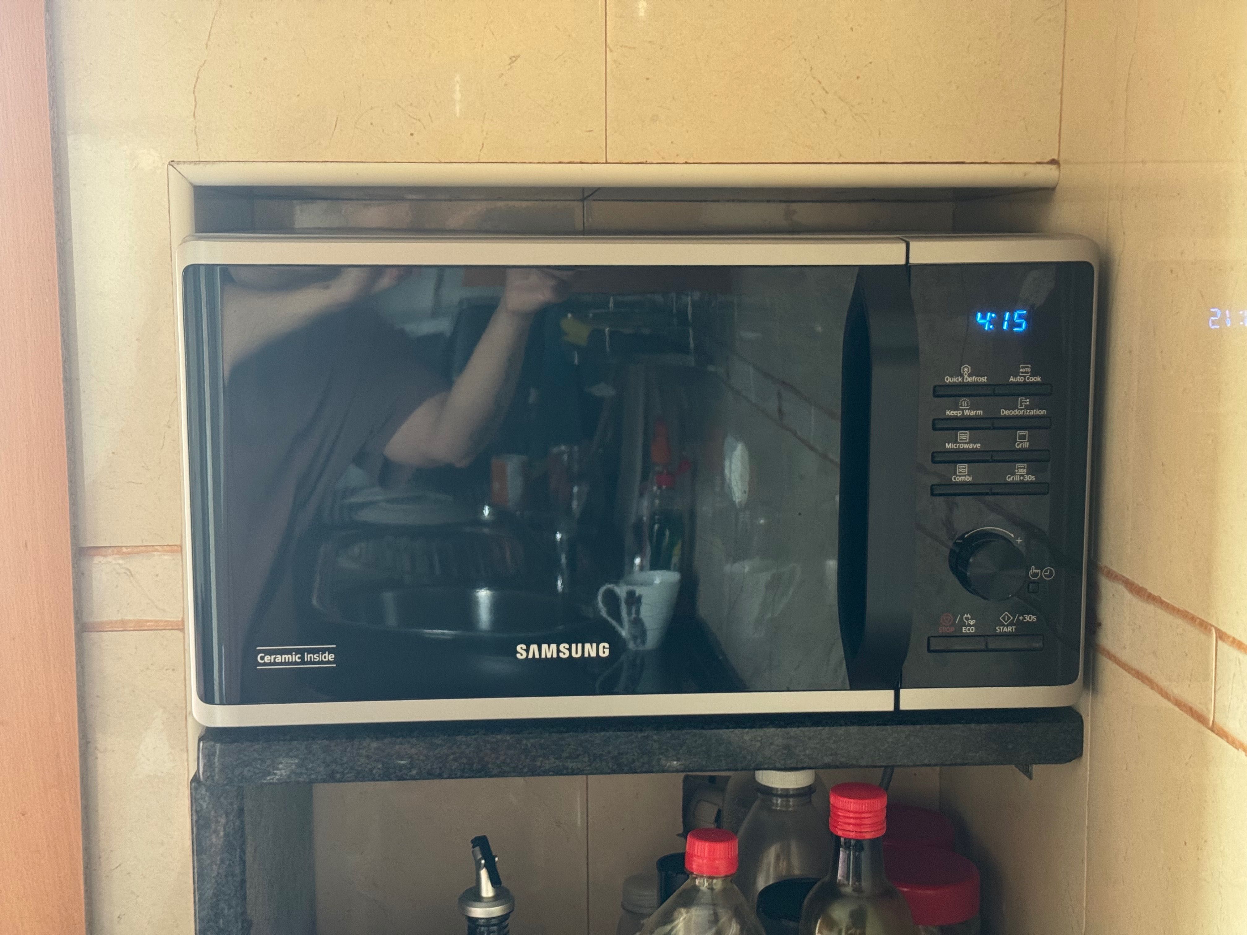 Vendo Micro-ondas SAMSUNG MG23K3515AS (23 L - Com Grill - Inox)