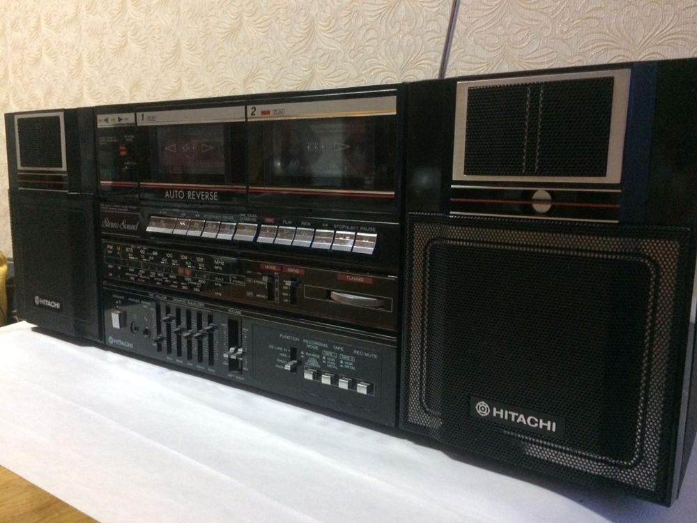 HITACHI Stereo Sound model TRK-W550E