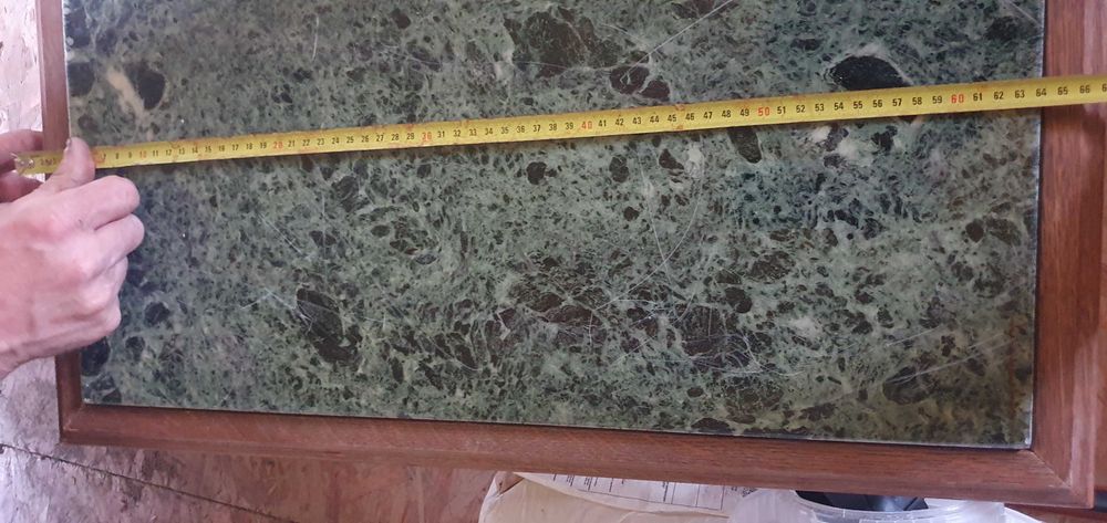 stolik z marmurowym blatem