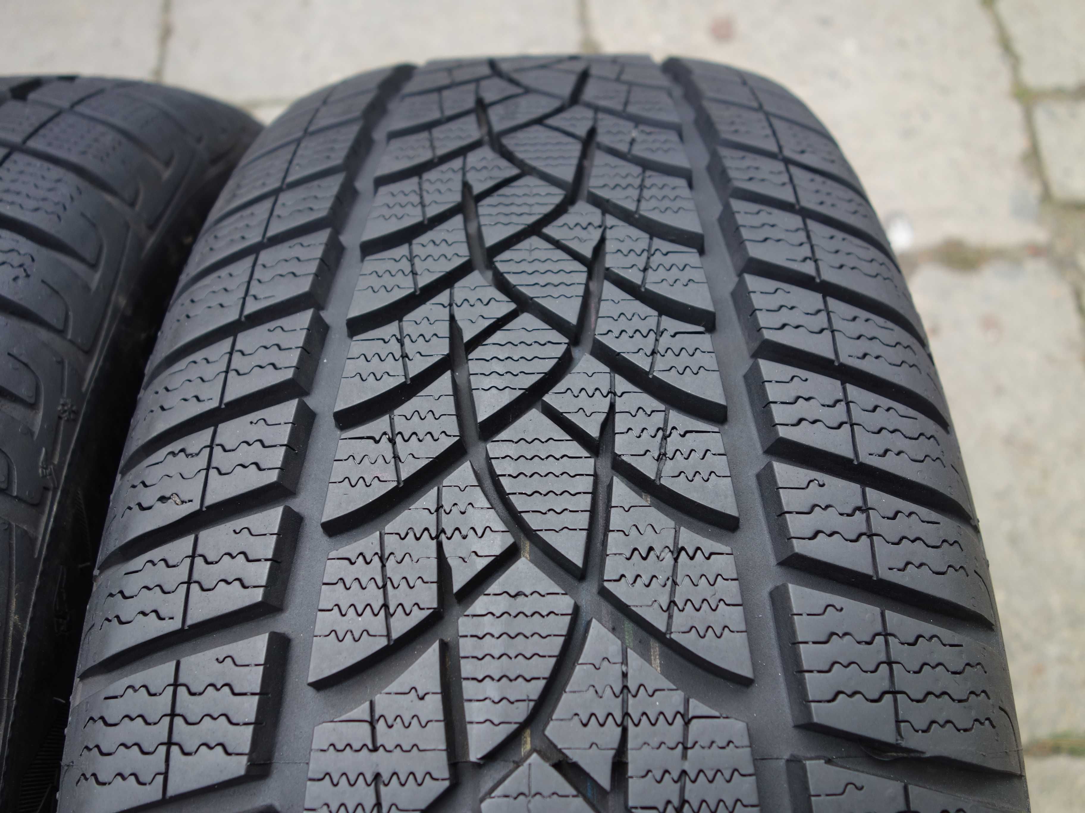 Opony Zimowe 235/55/18 GOODYEAR 2 Sztuki Jak NOWE!!