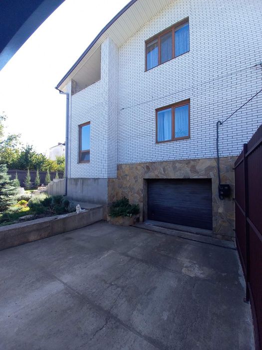 Продаётся часть дома  два этажа Верхняя Хортица