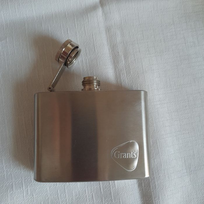 Garrafa whisky metalica