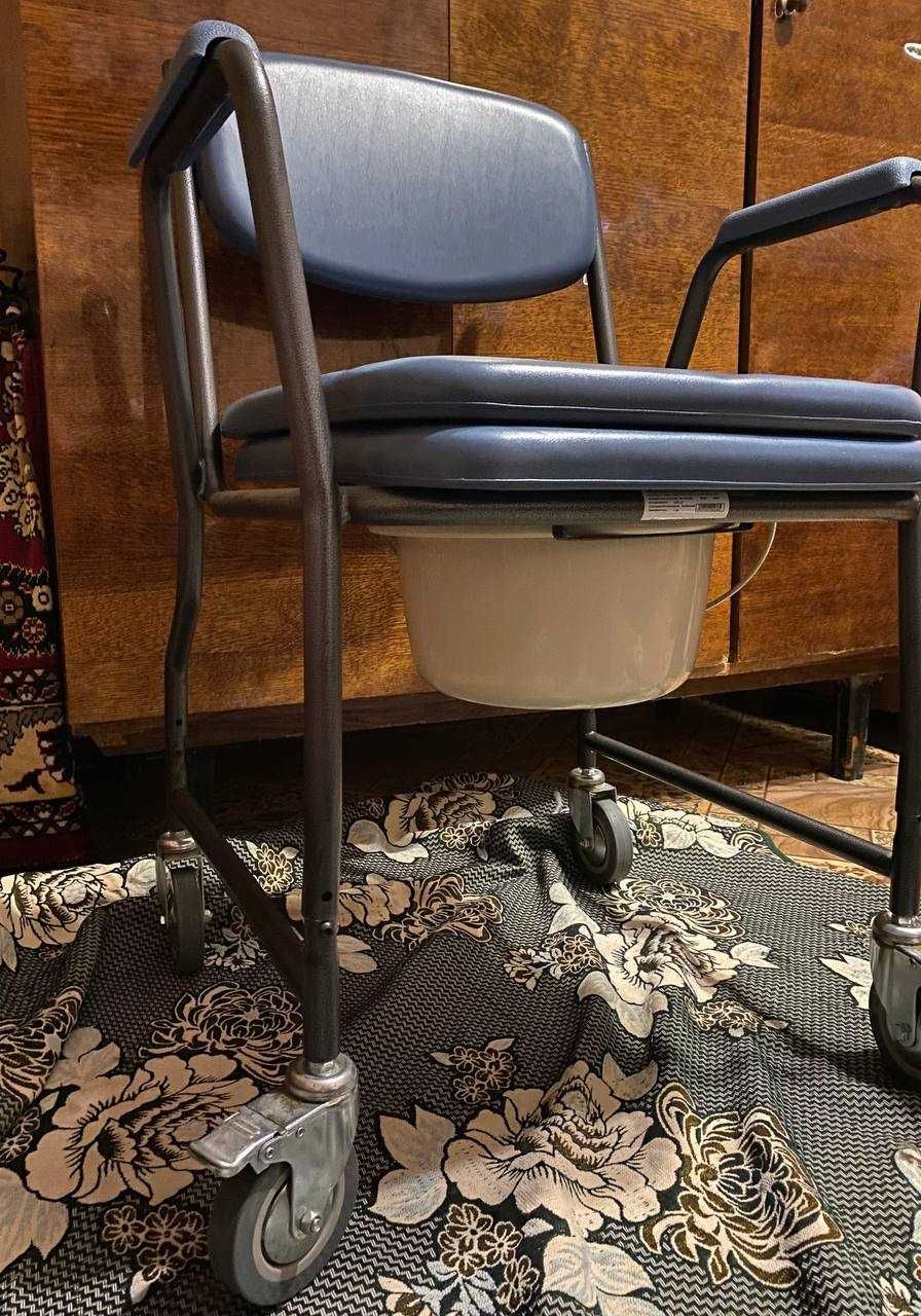 Інвалідне крісло каталка