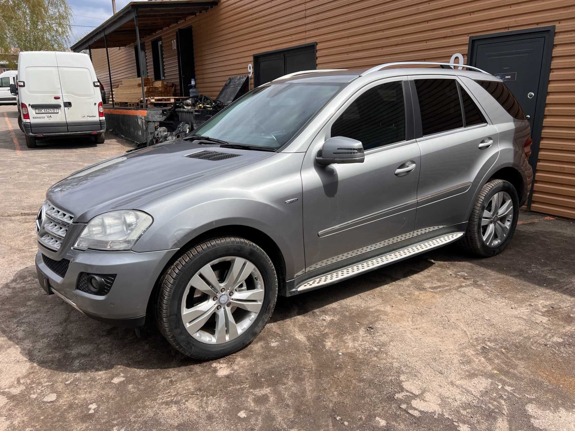 Разборка Mercedes ML W164 Розборка GL X164 Шрот Фара Запчастини Детали