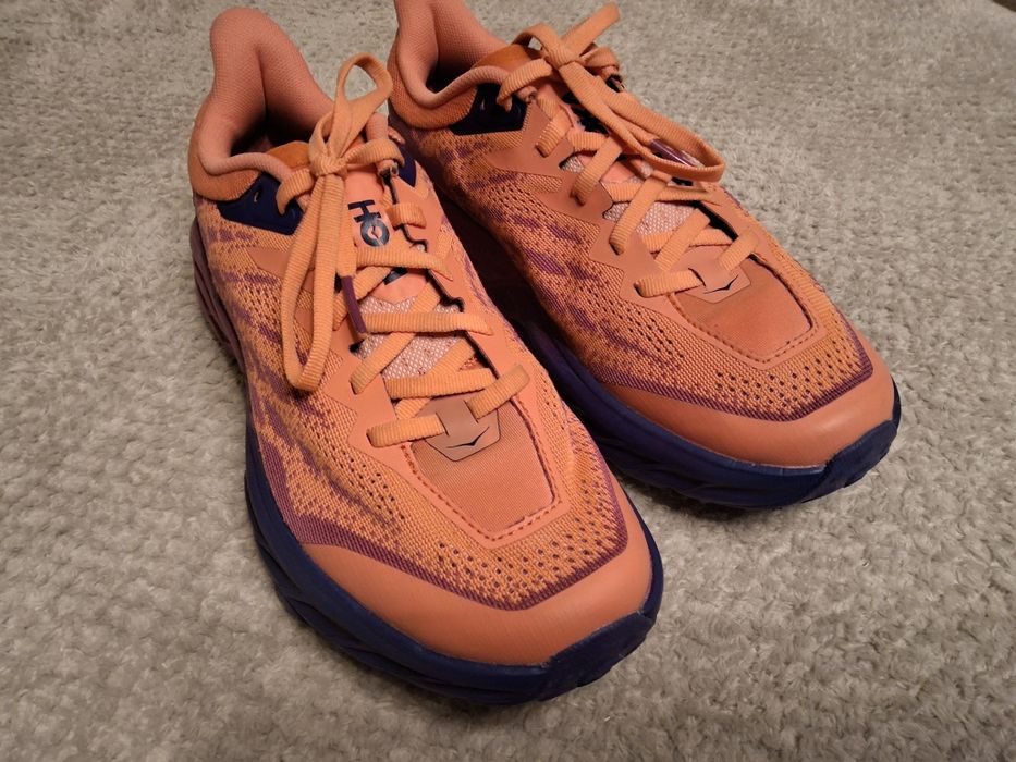 Hoka SpeedGoat 5 . Розмір 39. 24.5см устілка. Оригінал