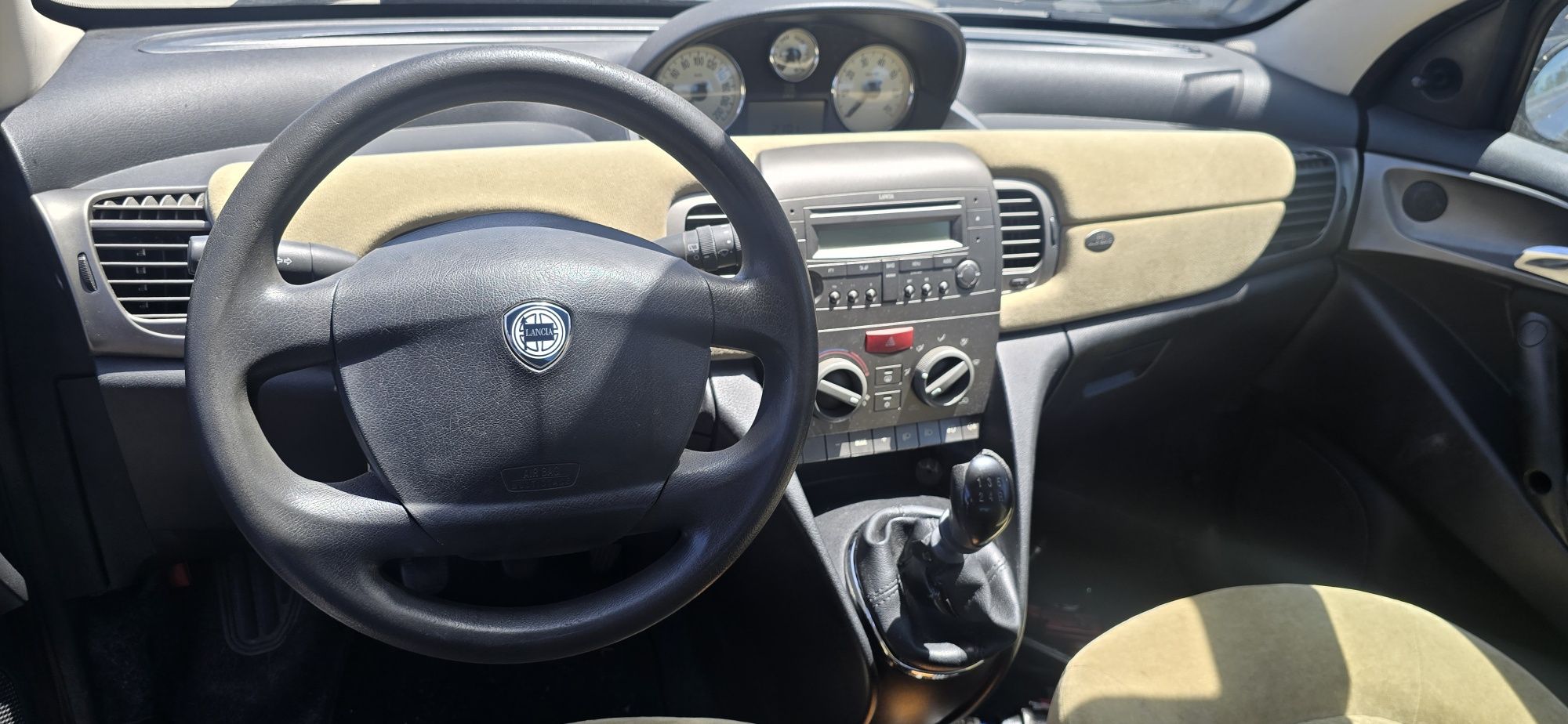 lancia ypsilon 2004