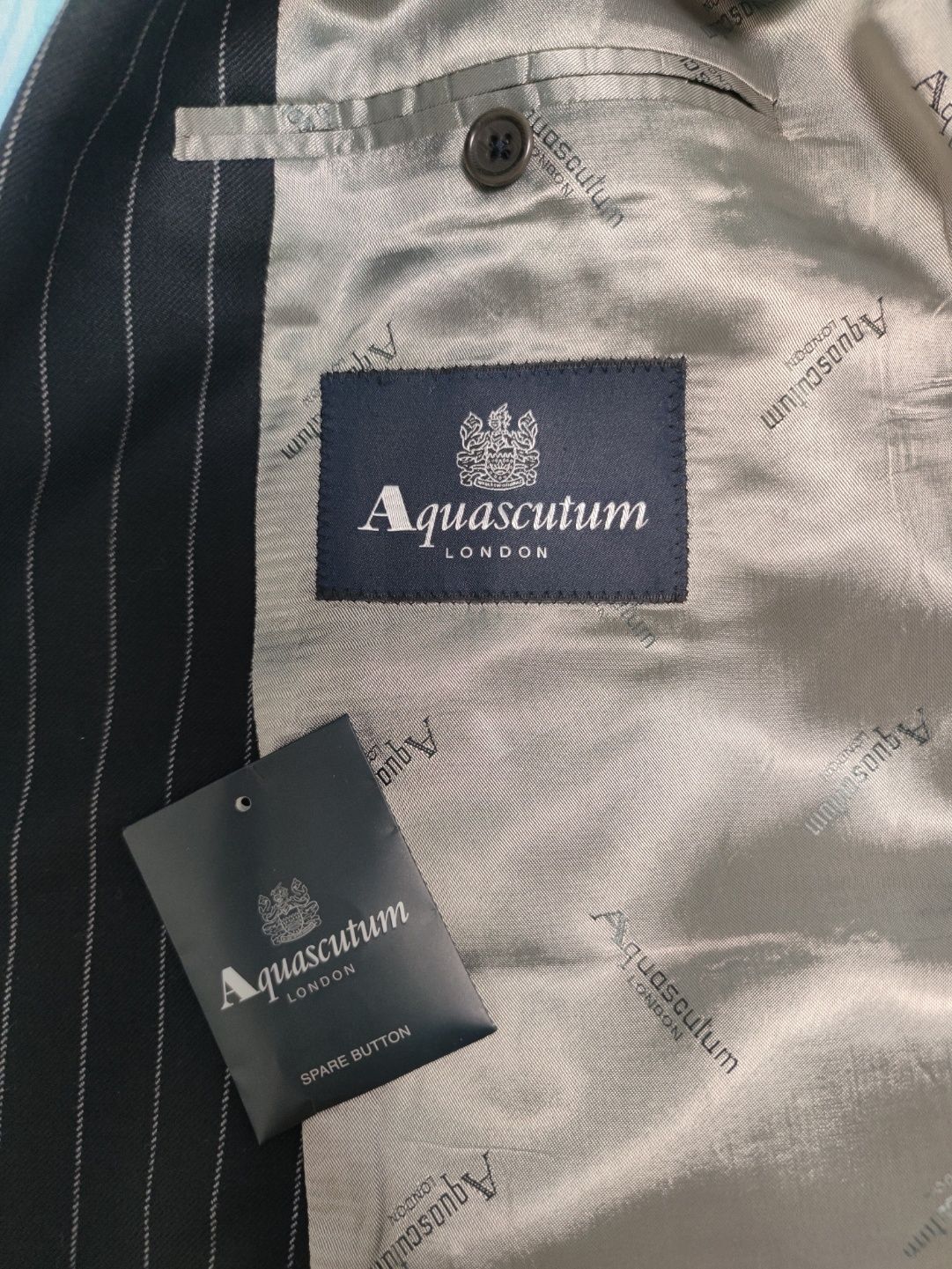 Стильний піджак від англійського бренду aquascutum