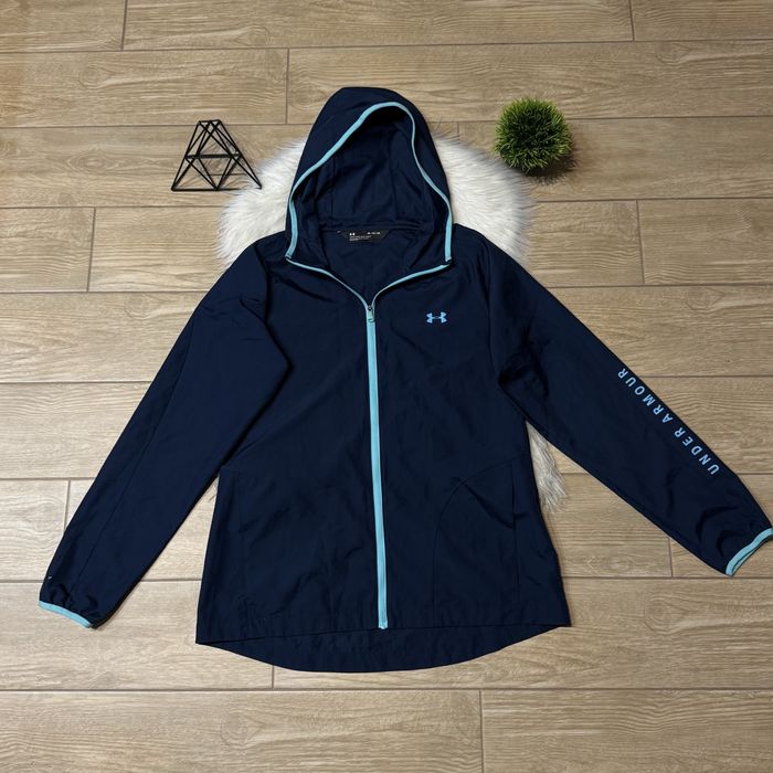 Жіноча спортивна вітровка under armour M/L оригінал