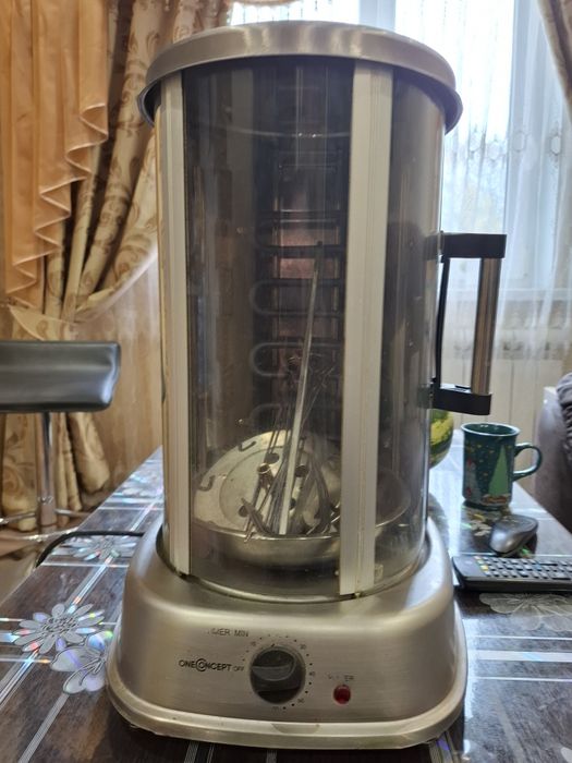 Продаётся электро шашлычница.
