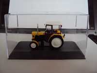 model traktor ursus C -330 skala 1/43 ixo z przesyłką