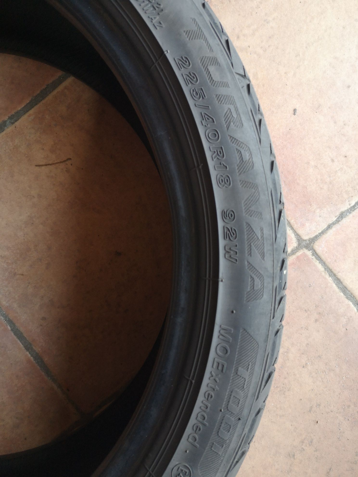 Pneu 225 40 R18 Bridgestone Toranza 92W