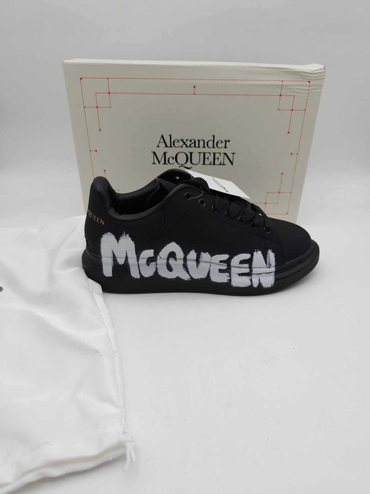 Sapatilhas de qualidade excelente todas pretas