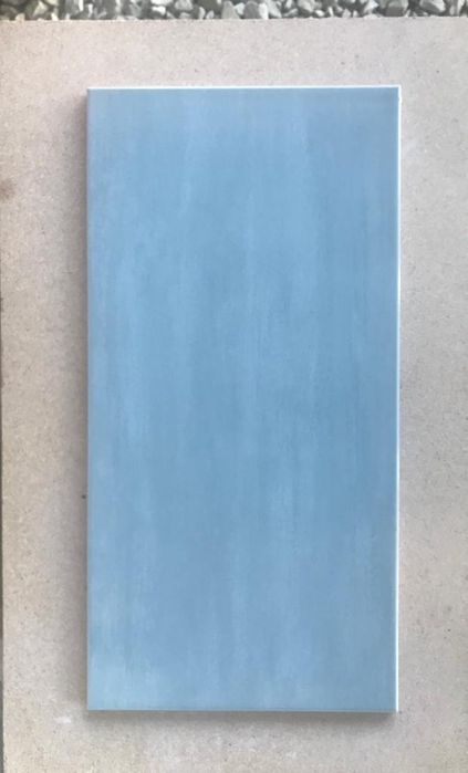 Płytka ścienna niebieska wymiary 25 x 50 cm