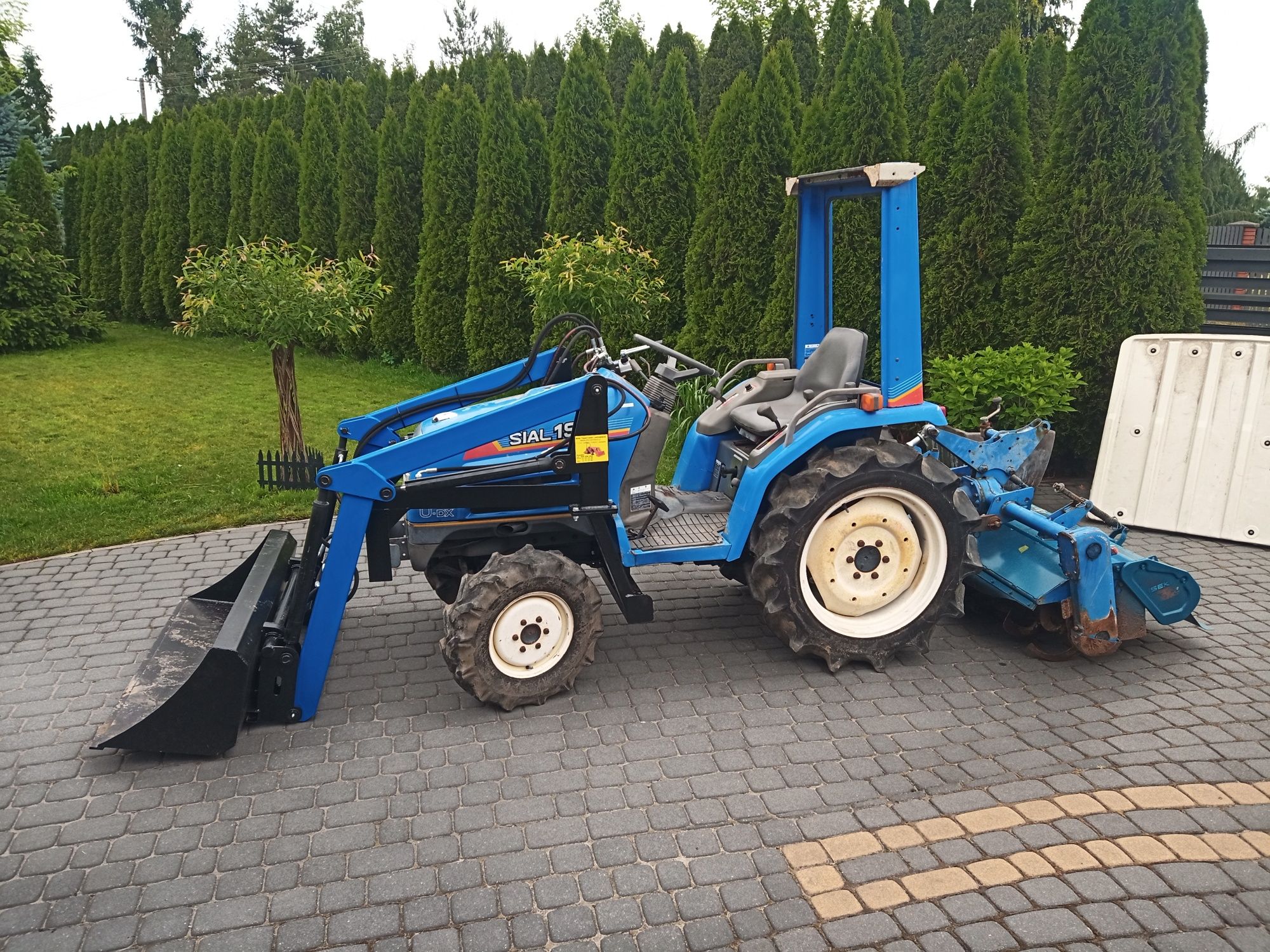 Wynajem usługi mini traktor,ładowarka ,glebogryzarka