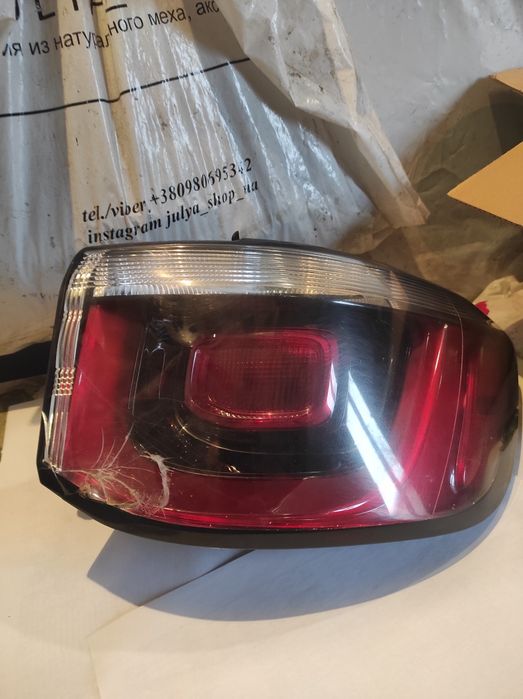 Задний правый фонарь наружный