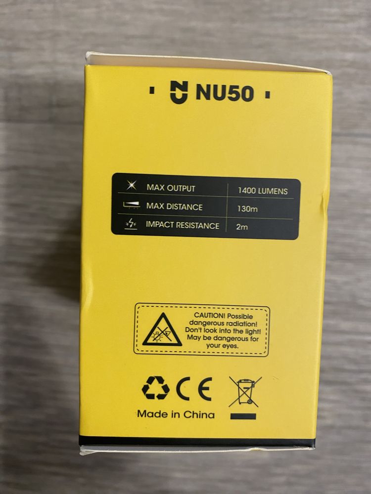 Налобний ліхтар Nitecore NU50 з акумулятором