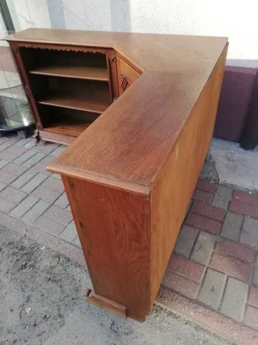 Piekny narożnik z intarcja.