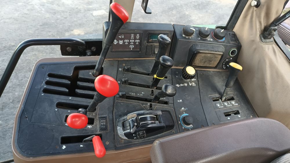 Sprzedam John Deere 6900