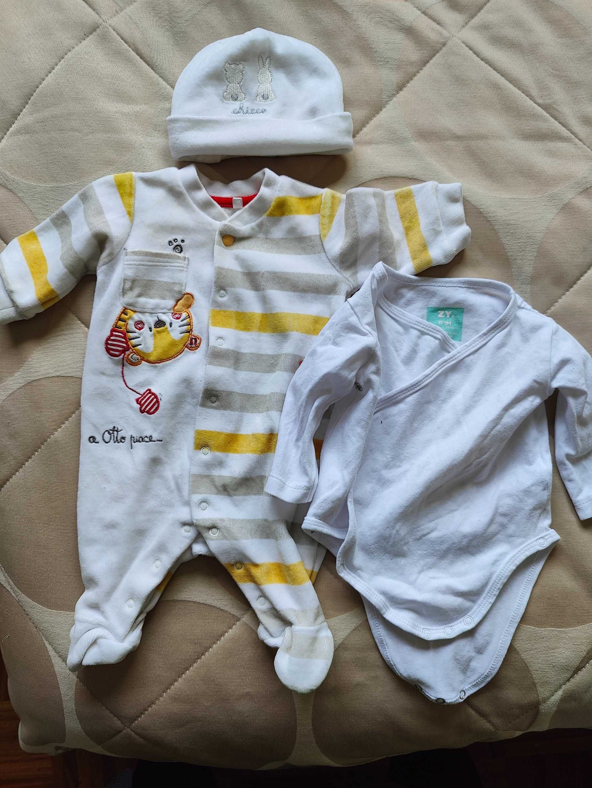 Babygrow e gorro Chico e body Zippy recém-nascido