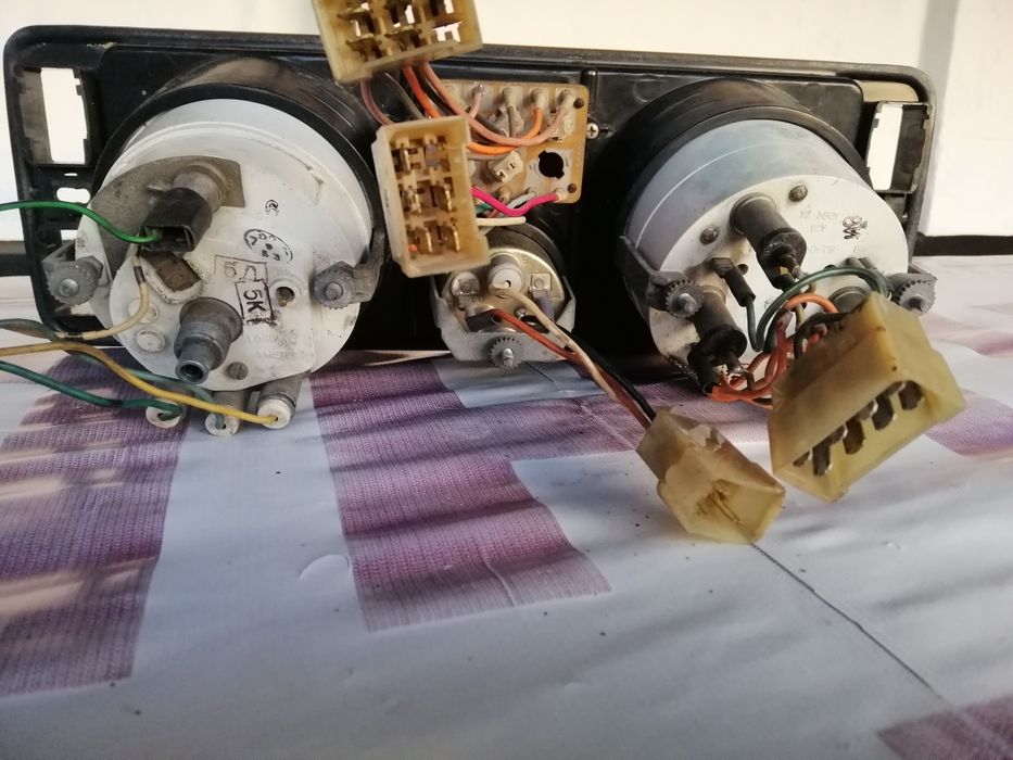 Панель приладів ВАЗ 2104-2105