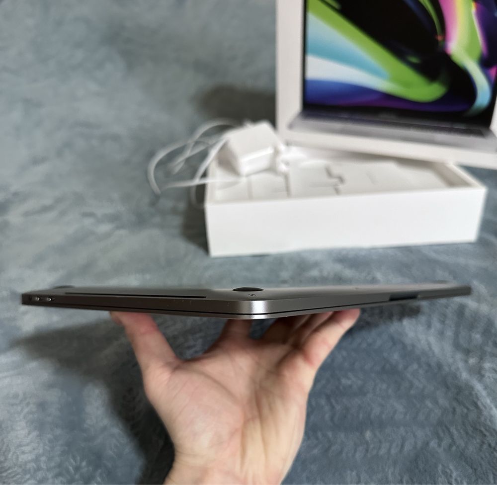 Apple Macbook Pro 13 2018  TouchBar i5 | 256 SSD | 8 gb
