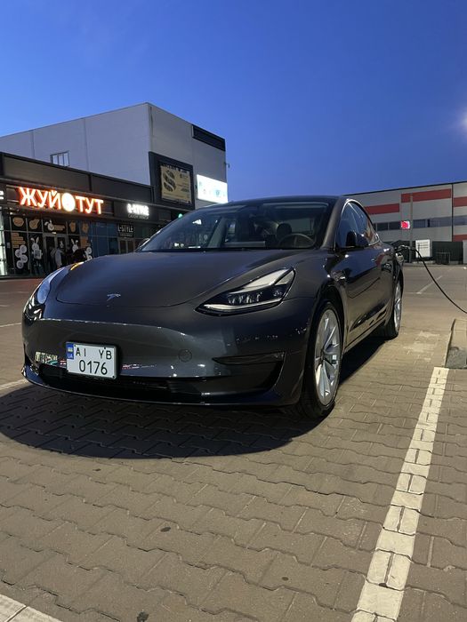 Продам Tesla model 3