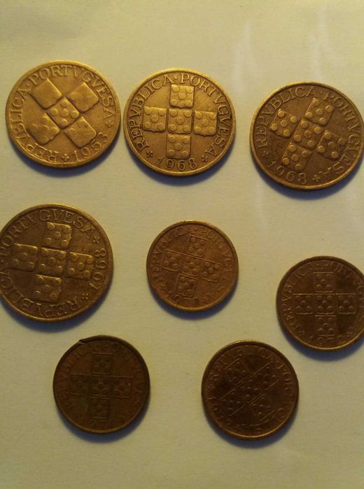 Moedas Portuguesas de 1$00 - 2$50 - 50, 20 e 10 Centavos - Impecáveis