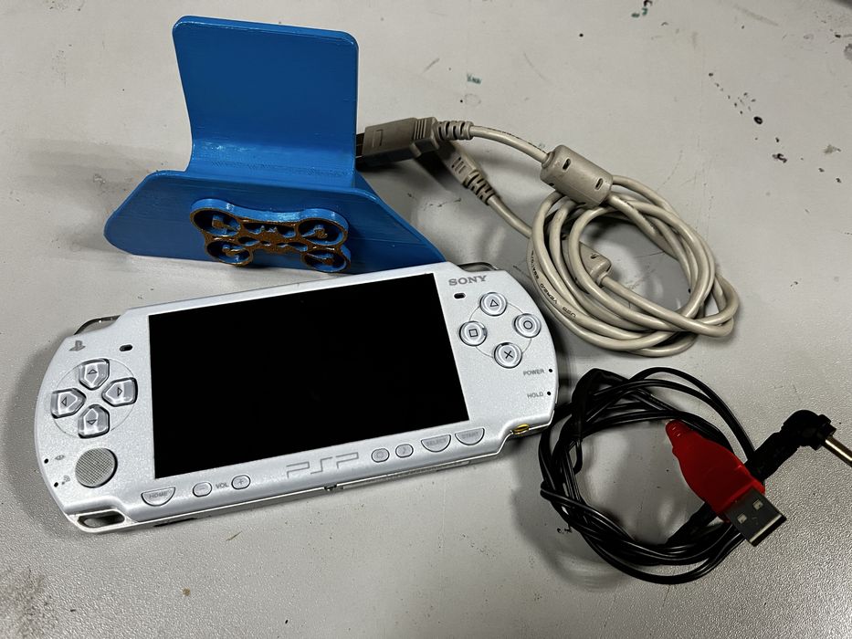 Продам psp 2000 псп