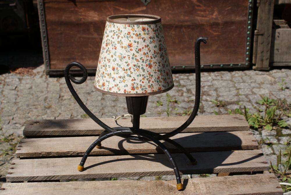 Metaloplastyka - lampka z okresu PRL lampa vintage