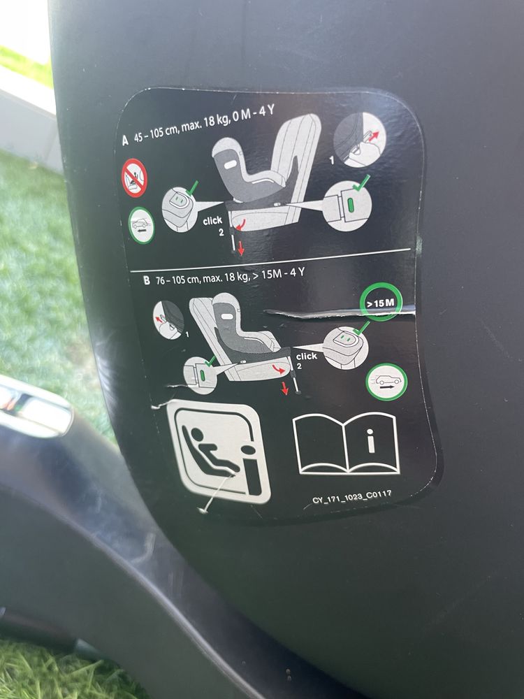 Cadeira de bebé marca GB Vaya I-Size com isofix, cor preta (Black)