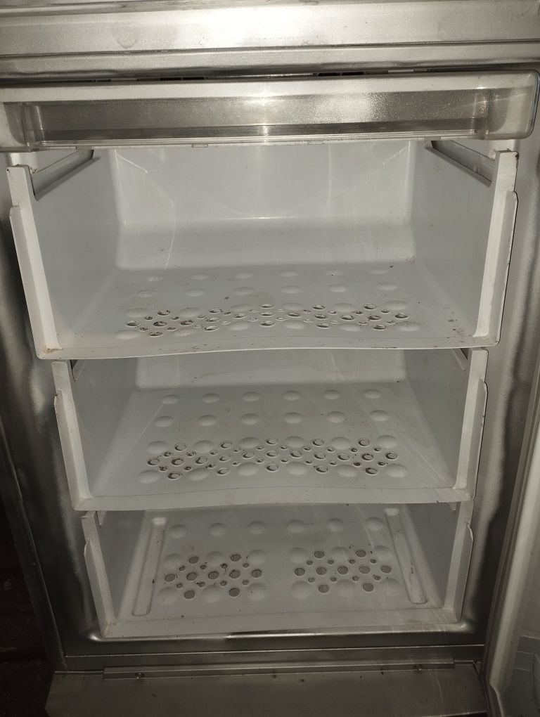 Холодильник Самсунг.
