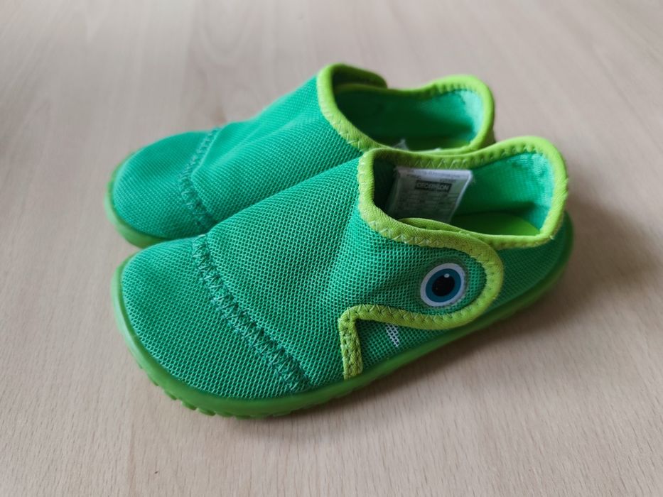 Buty do wody na basen Tribord 26/27 zielone