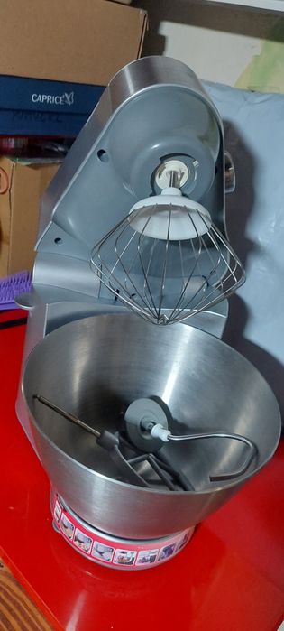 Robot Kenwood, malakser, blender, sokowirówka, maszynka do mielenia.