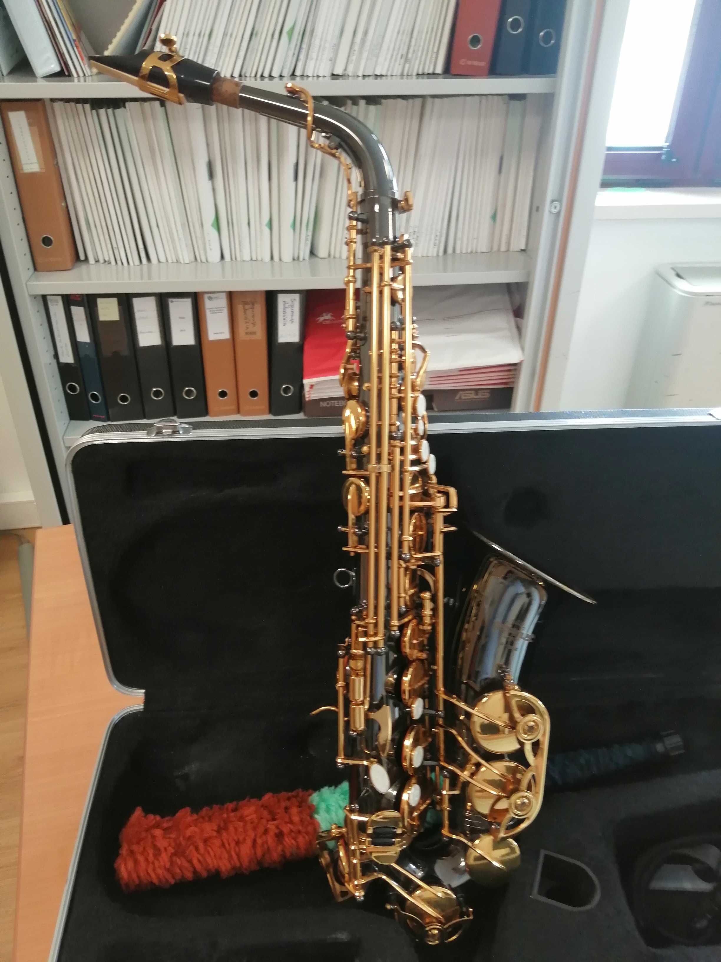 Saxofone Alto Gear4music
