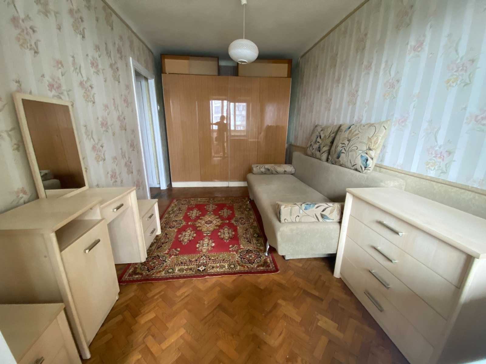 Квартира біля метро Чернігівська
