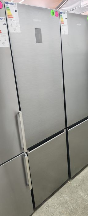 JANKI, ul. WSPÓLNA 6 Lodówka Samsung RB38C775CS9