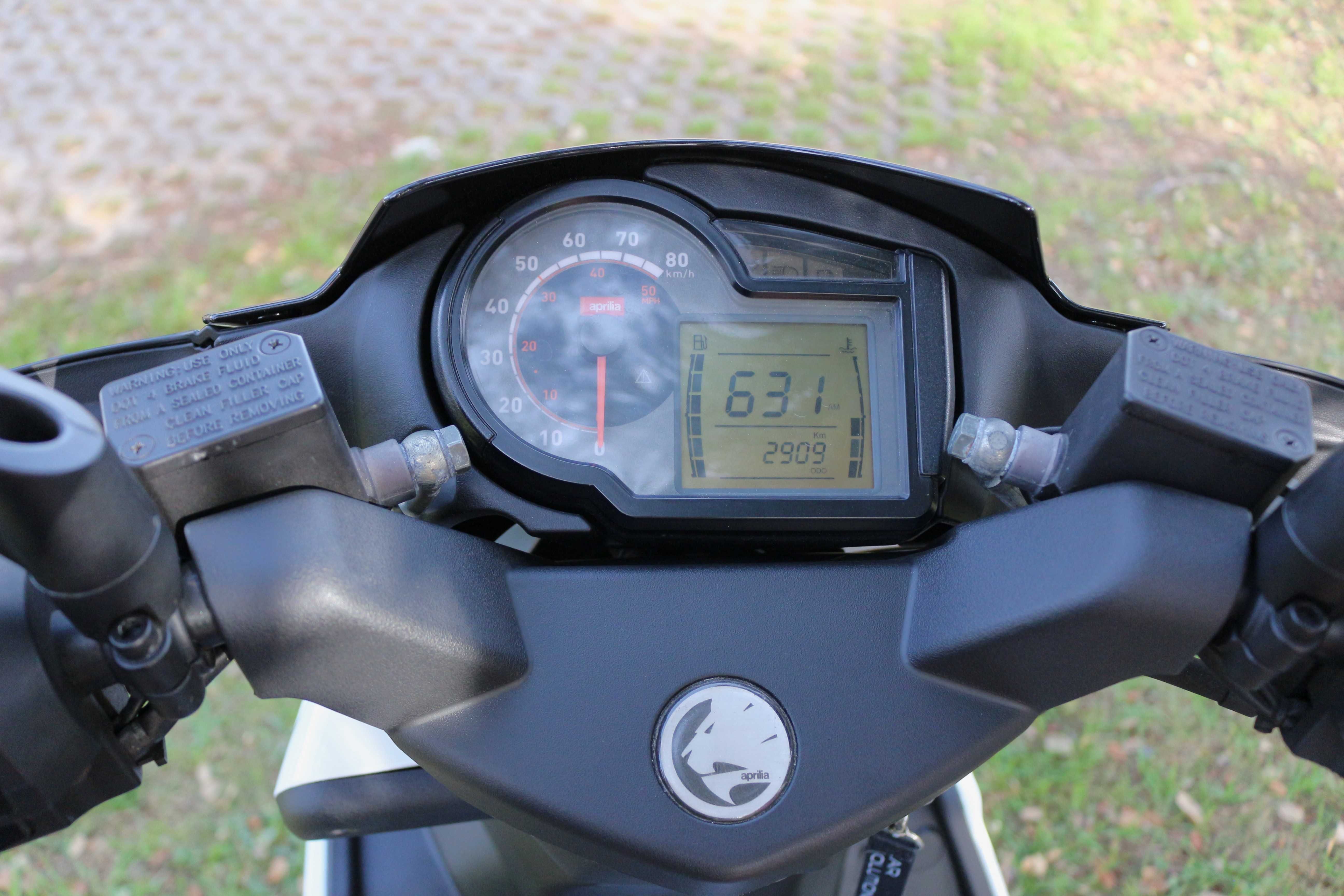 Scooter Aprilia SR 50cc 2 Tempos 3000km 2011