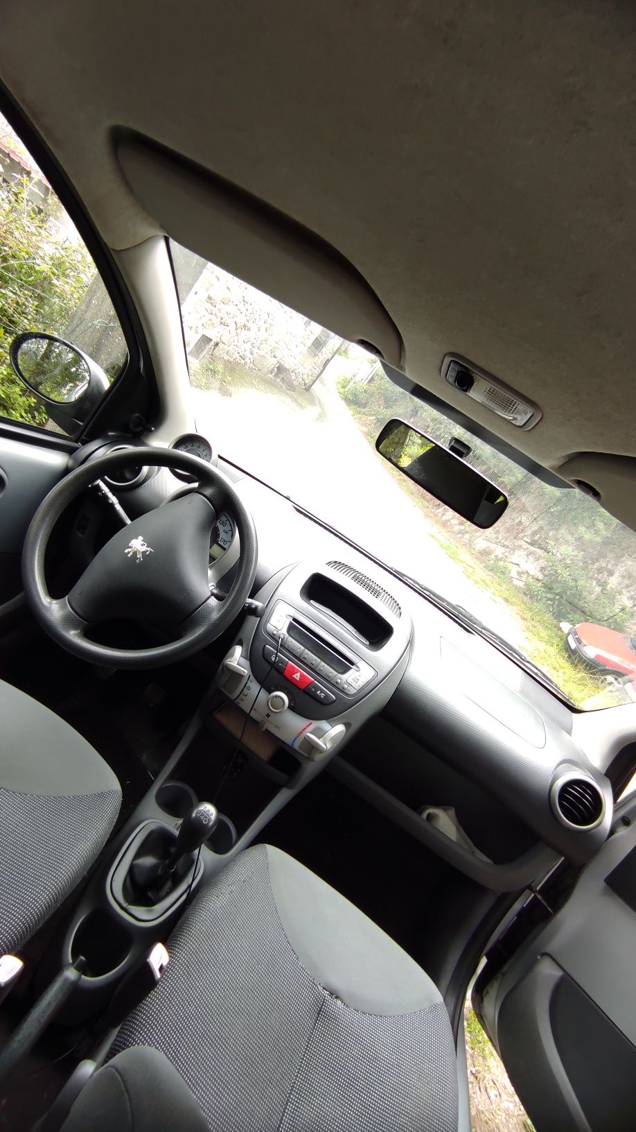 Peugeot 107 1.0 – 2008 em ótimas condições