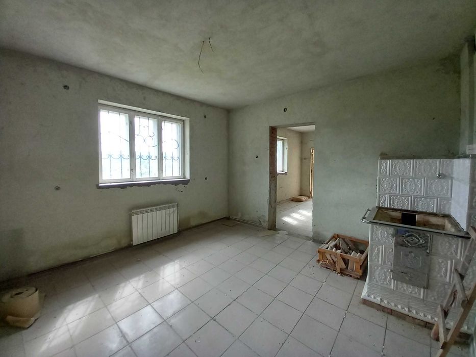 Продається двоповерховий Будинок. Камін. Гараж. Гори.