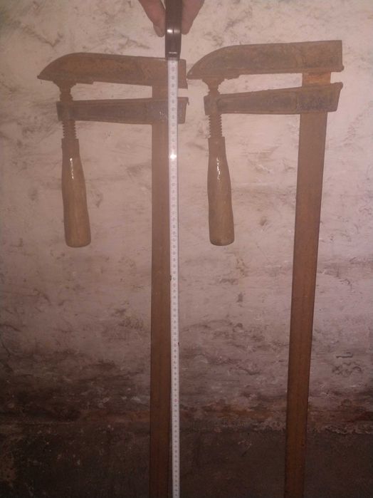 Ściski stolarskie stare polskie oraz uchwyt wiertarsk i imadło.