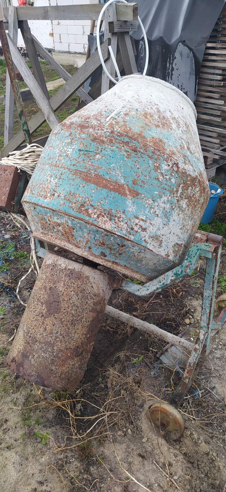 Оренда бетономішалки, бетонозмішувач. Великий об'єм. Доставка.