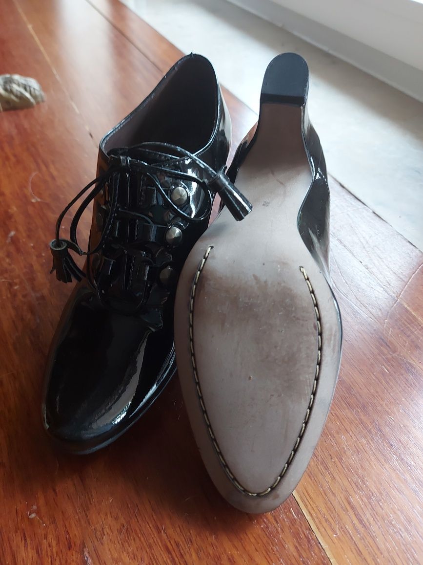 Sapatos lace-up Enzo Manzoni, tamanho 35, como novos
