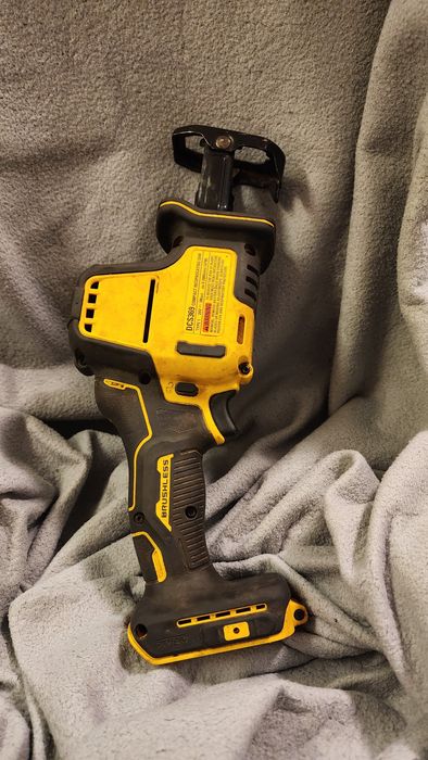 Dewalt dcs369 сабельна пила