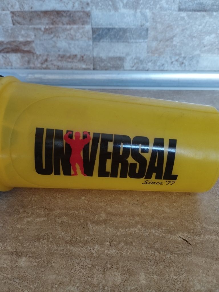 Universal шейкер бутылка с крышкой 0,7л коктейли похудения спорт питан