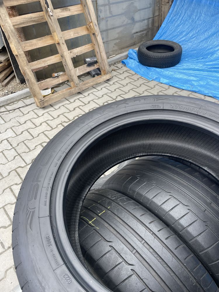 Колеса/резина/гума 235/55R19 Dunlop