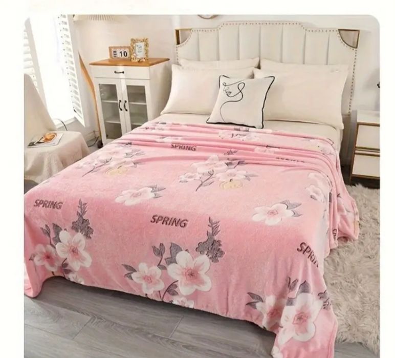 Komplet koc 150x100 + zestaw poduszek 2 kwiaty + gwiazda