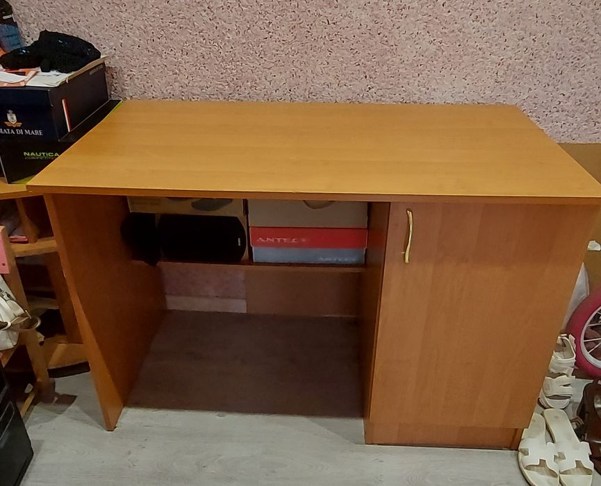 Продам письмовий стіл